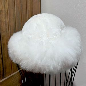 Brand new Ladies Alpaca Hat